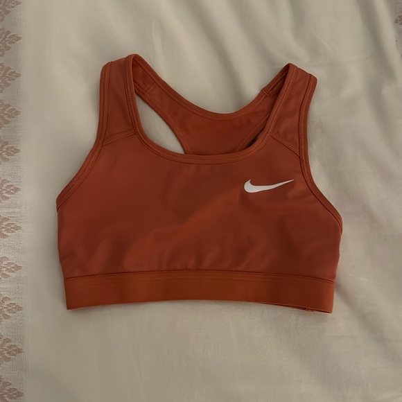 Nike sports bra - Picture 1 of 3
